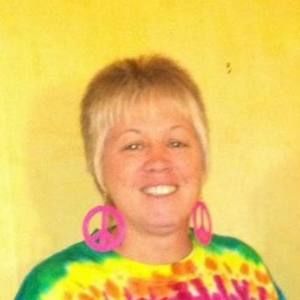 Meet your Posher, Lois